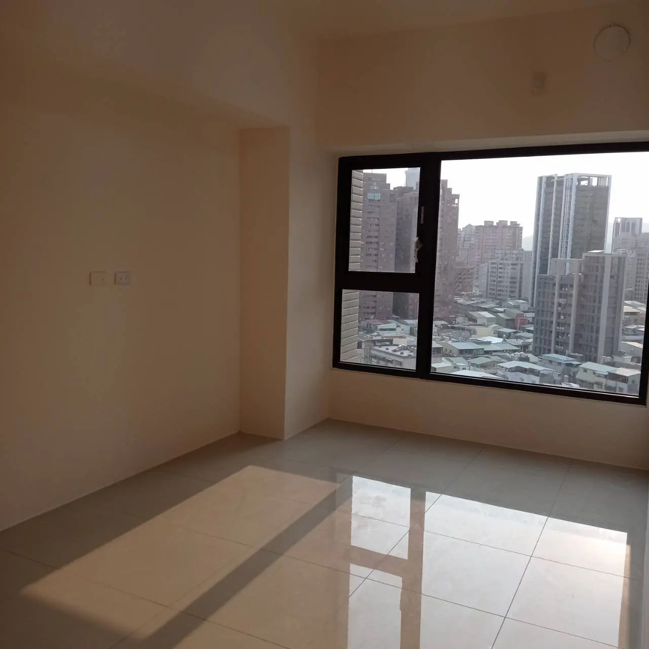 2 bedrooms apartment for sale in Sanmin District, Kaohsiung City | TWD 13 580 000 | 18 ping slide 12