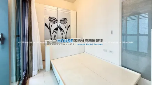 Studio apartment for rent in Zhongshan District, Taipei City | TWD 31 000 | 11 ping slide 1