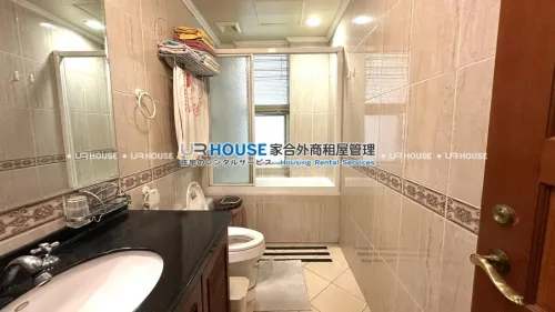 6 bedrooms villa for rent in Tamsui District, New Taipei City | TWD 160 000 | 81 ping slide 10