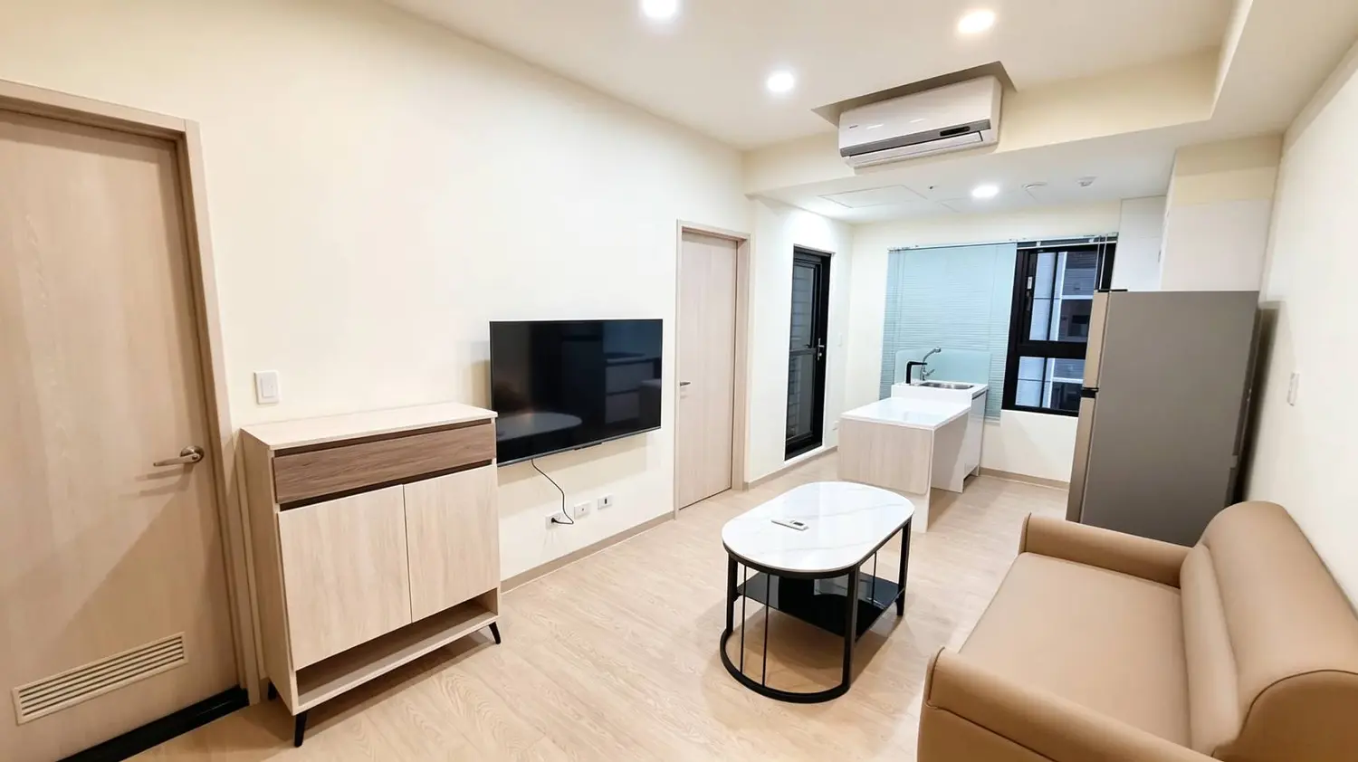 2 bedrooms apartment for rent in Xitun District, Taichung City | NT$ 28 500 | 15 ping slide 2