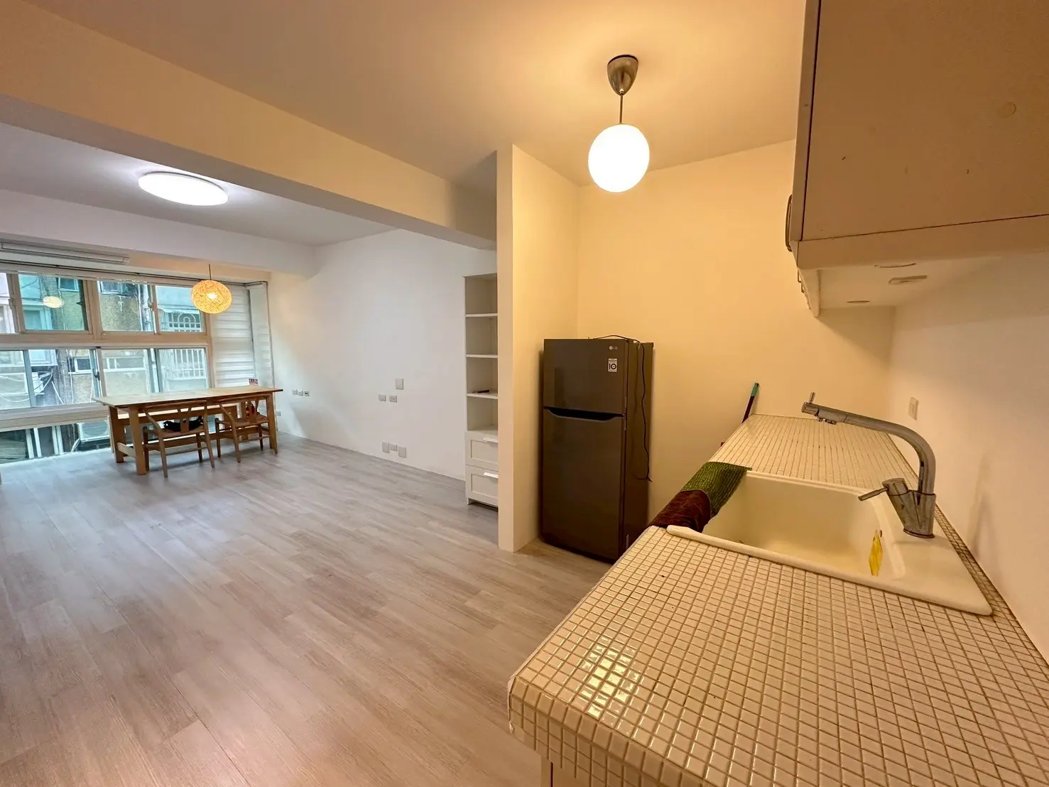 1 room apartment for rent in Songshan District, Taipei City | NT$ 32 000 | 12 ping slide 4
