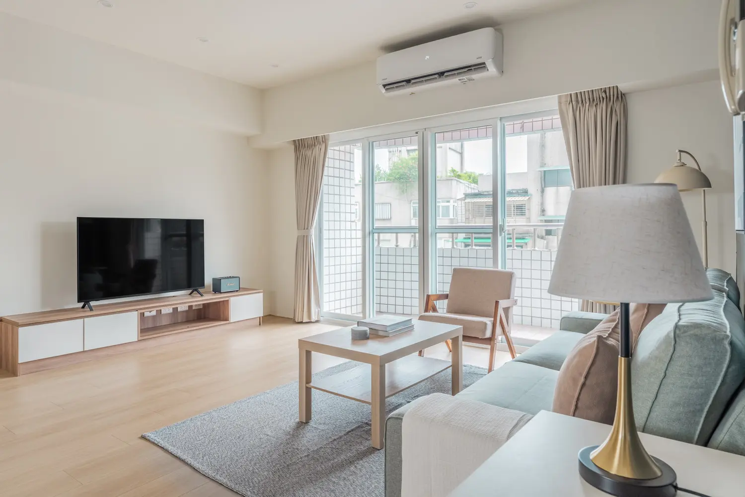 2 bedrooms apartment for rent in Xinyi District, Taipei City | NT$ 126 860 | 29 ping slide 3
