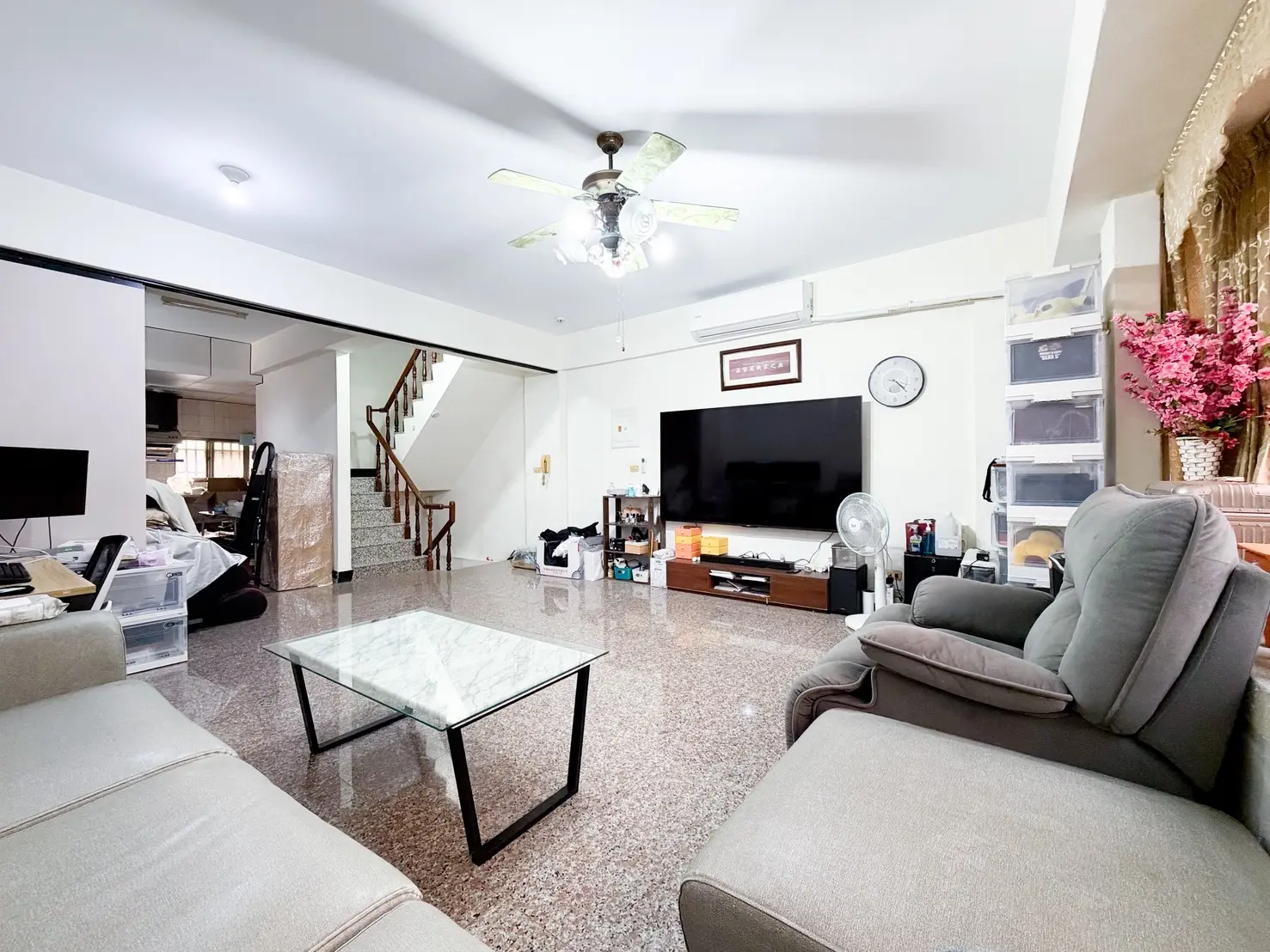 5 bedrooms townhouse for sale in Sanmin District, Kaohsiung City | NT$ 15 980 000 | 72 ping slide 0