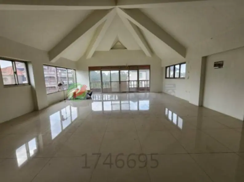 8 bedrooms villa for sale in Tamsui District, New Taipei City | NT$ 33 980 000 | 90 ping slide 3