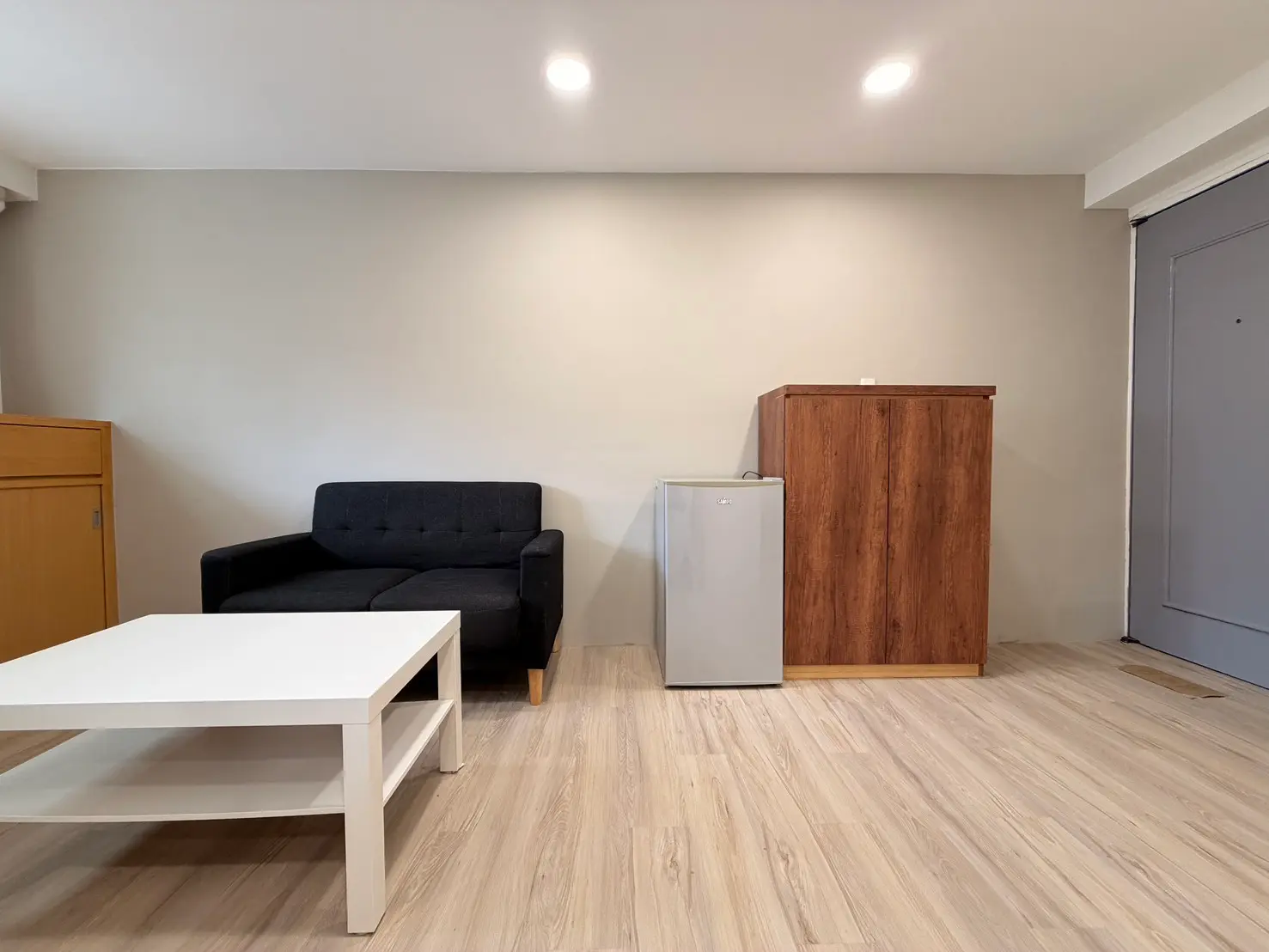 Room for rent in Zhongshan District, Taipei City | NT$ 29 800 | 8 ping slide 3