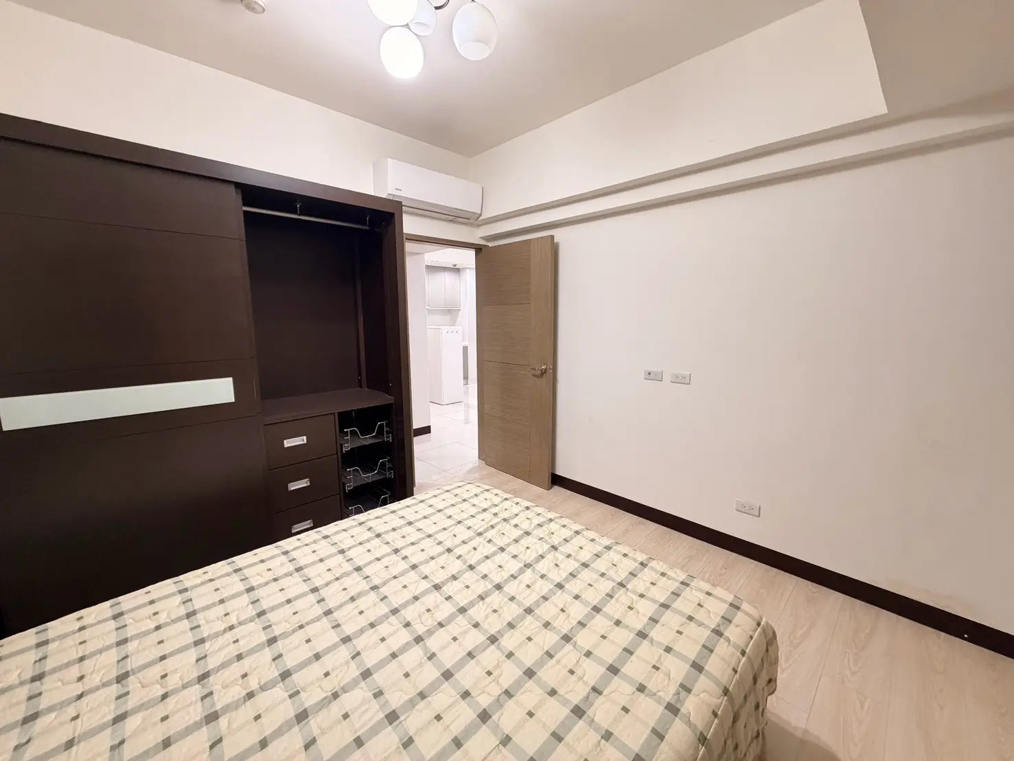 2 bedrooms apartment for rent in Daan District, Taipei City | NT$ 49 000 | 16 ping slide 3