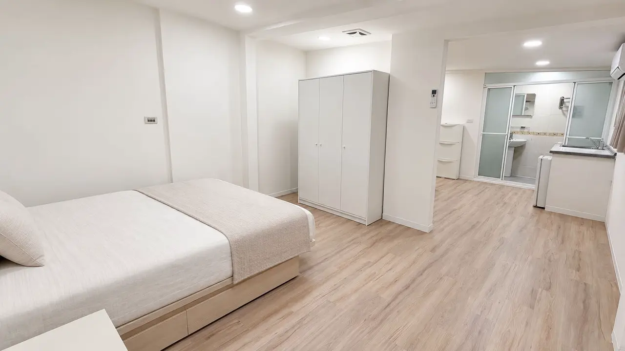 Room for rent in Zhongzheng District, Taipei City | NT$ 17 800 | 7 ping slide 3