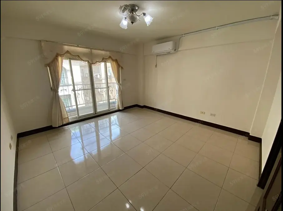 4 bedrooms townhouse for rent in Zhongli District, Taoyuan City | NT$ 30 000 | 20 ping slide 3