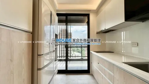2 bedrooms apartment for rent in Zhongshan District, Taipei City | NT$ 68 000 | 16 ping slide 7
