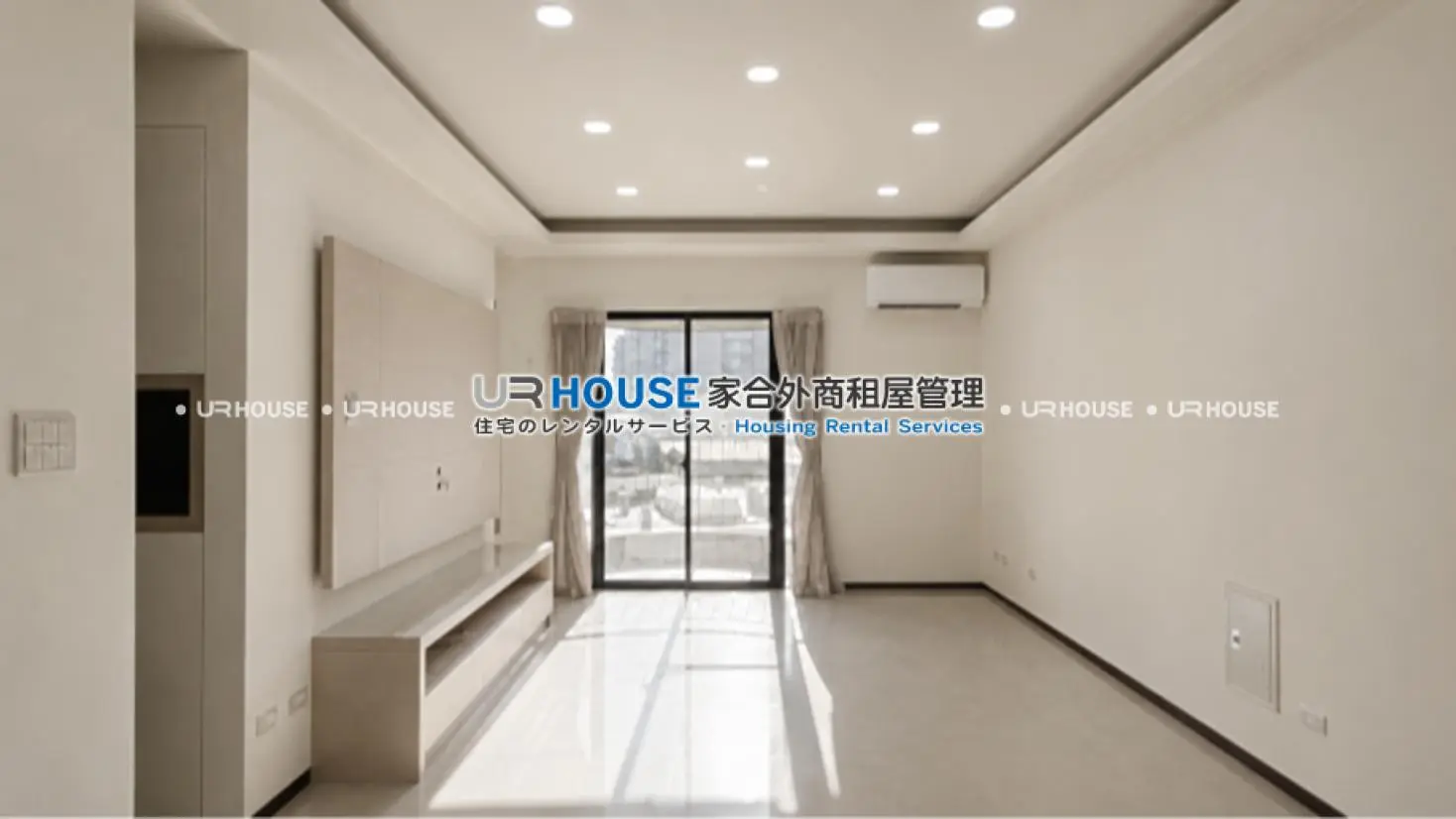 3 bedrooms apartment for rent in Datong District, Taipei City | NT$ 70 000 | 39 ping slide 0