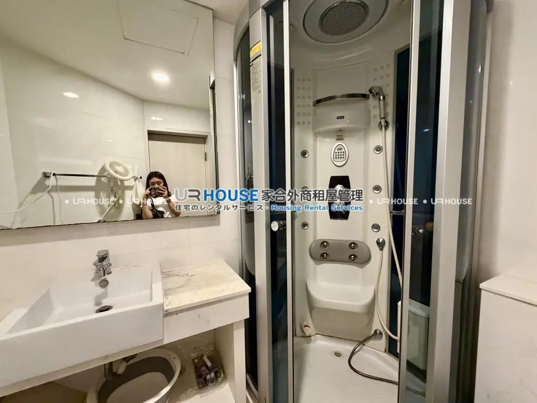 Studio apartment for rent in Xinyi District, Taipei City | NT$ 39 000 | 13 ping slide 4