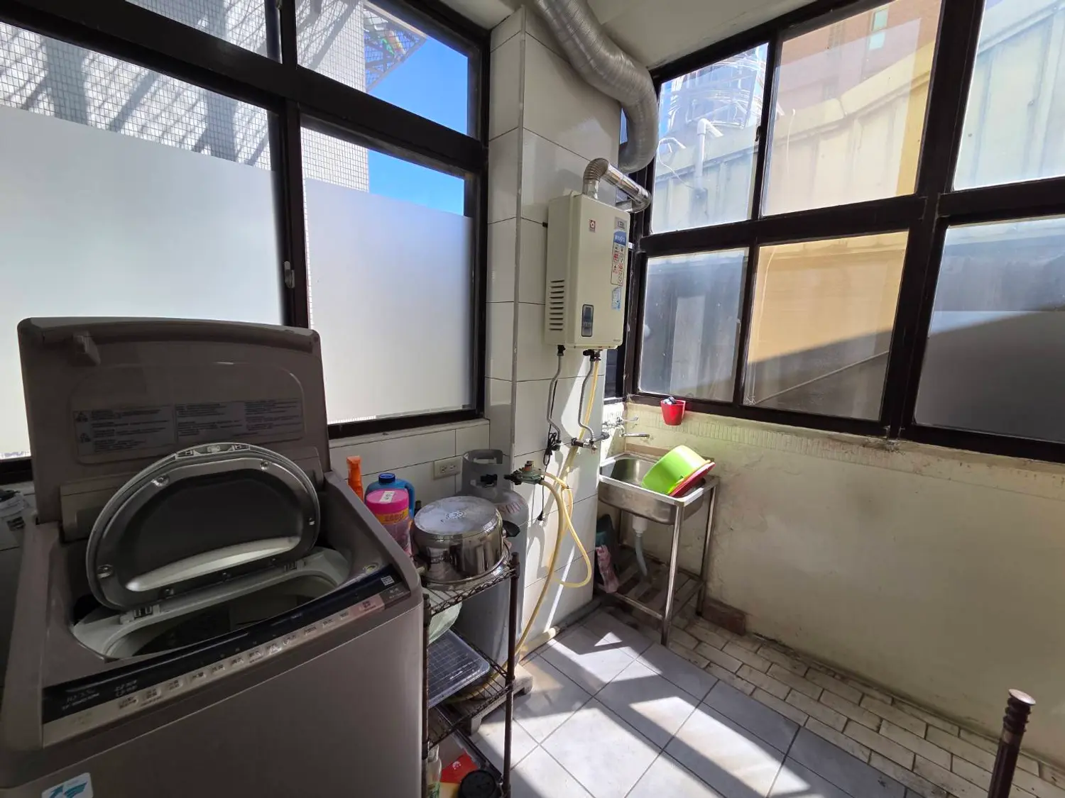 3 bedrooms apartment for rent TWD 41 500 - 38 ping - Beitou District,Taipei City slide 10