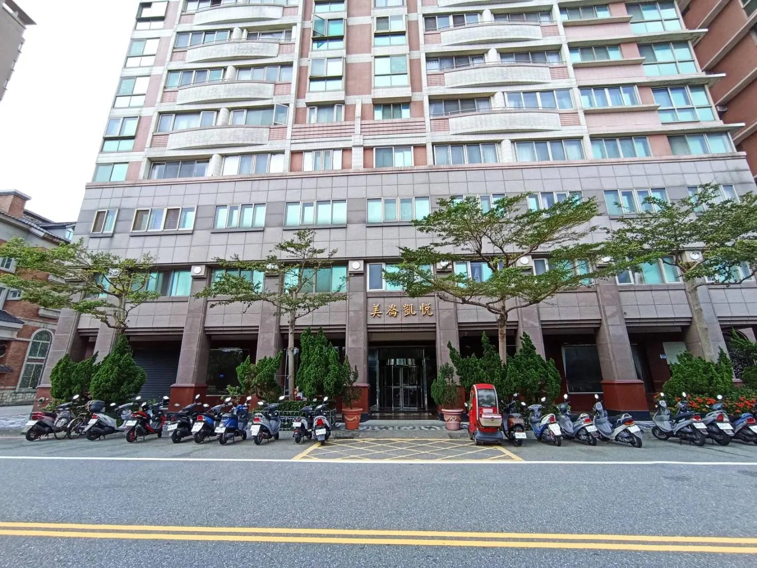 4 bedrooms apartment for sale in Hualien City, Hualien County | NT$ 15 880 000 | 62 ping slide 4