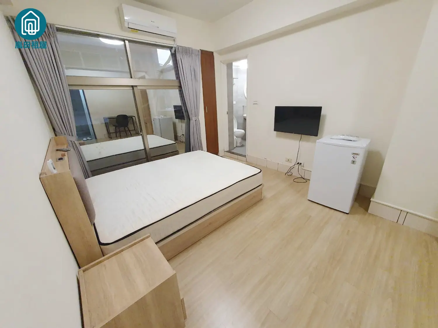 Private room for rent TWD 11 000 - 6 ping - Nantun District,Taichung City slide 0