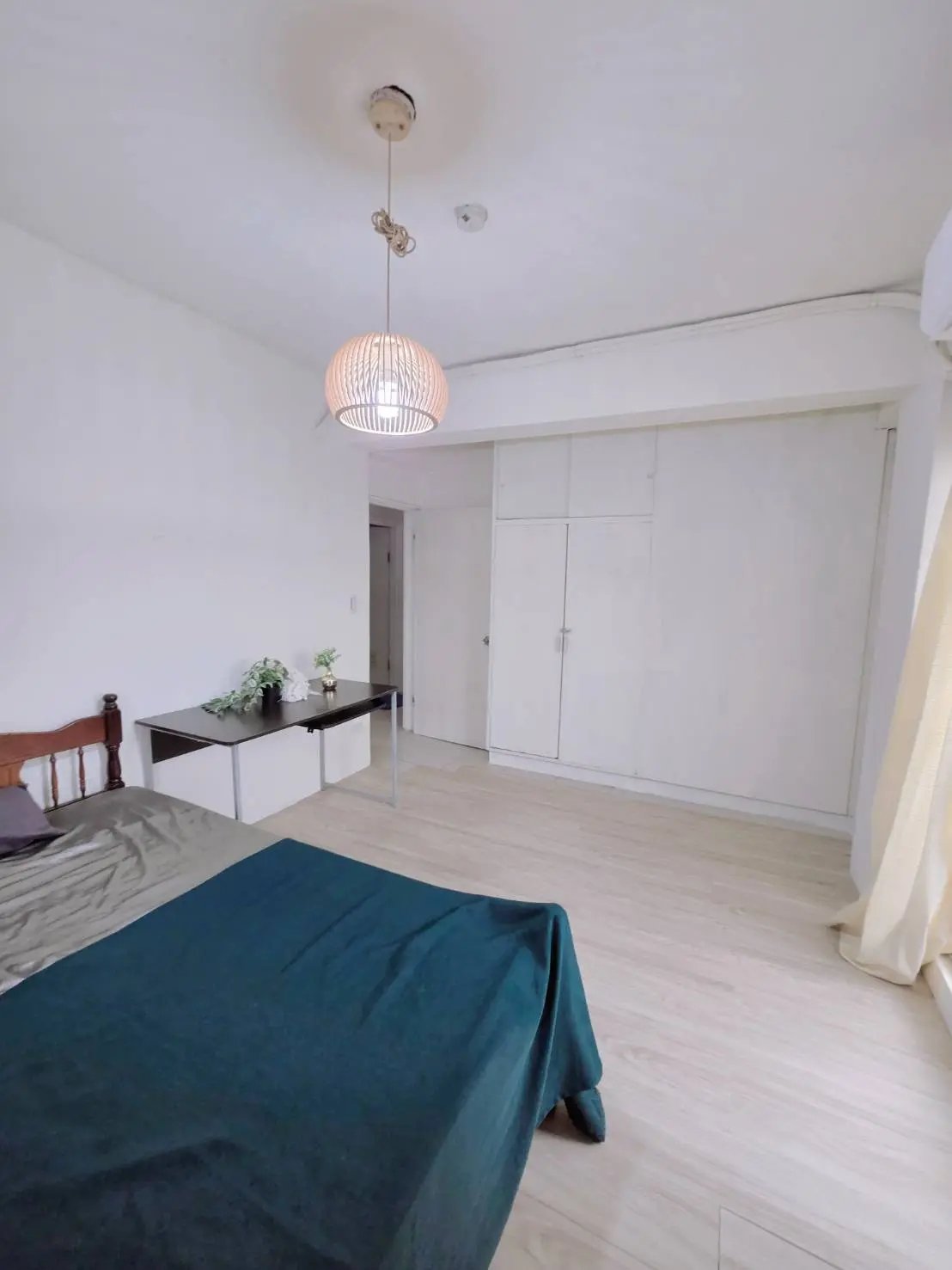 Room for rent in Zhongshan District, Taipei City | NT$ 13 000 | 8 ping slide 0
