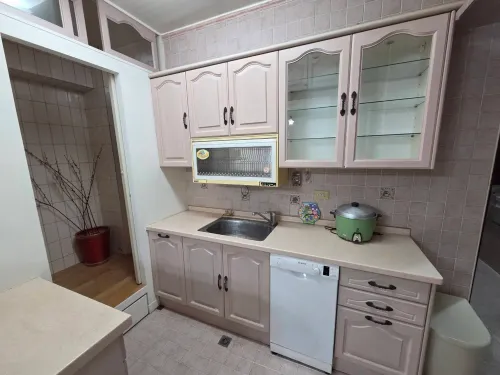 5 bedrooms apartment for rent TWD 68 800 - 90 ping - Shilin District,Taipei City slide 3