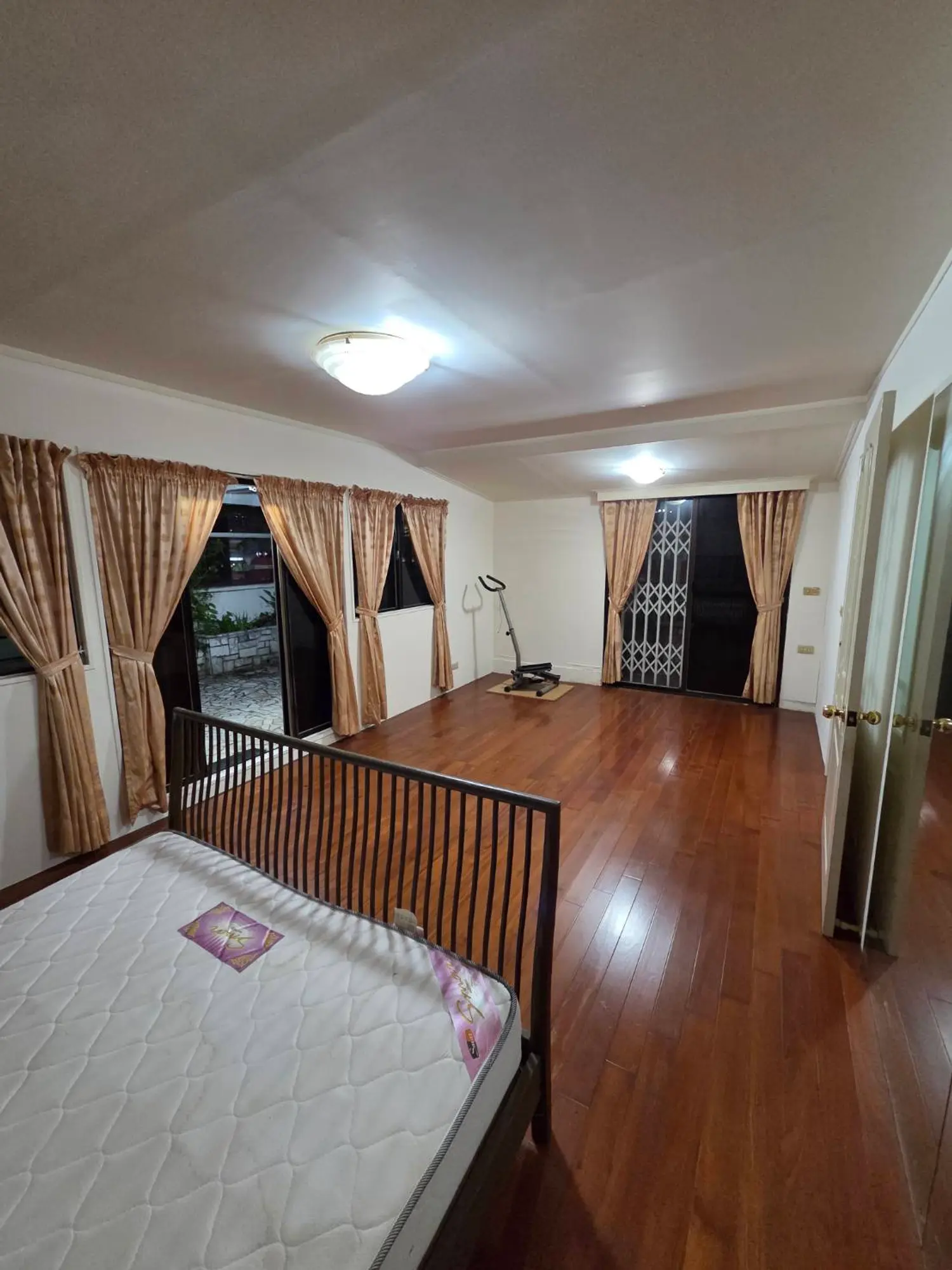 5 bedrooms apartment for rent TWD 68 800 - 90 ping - Shilin District,Taipei City slide 14
