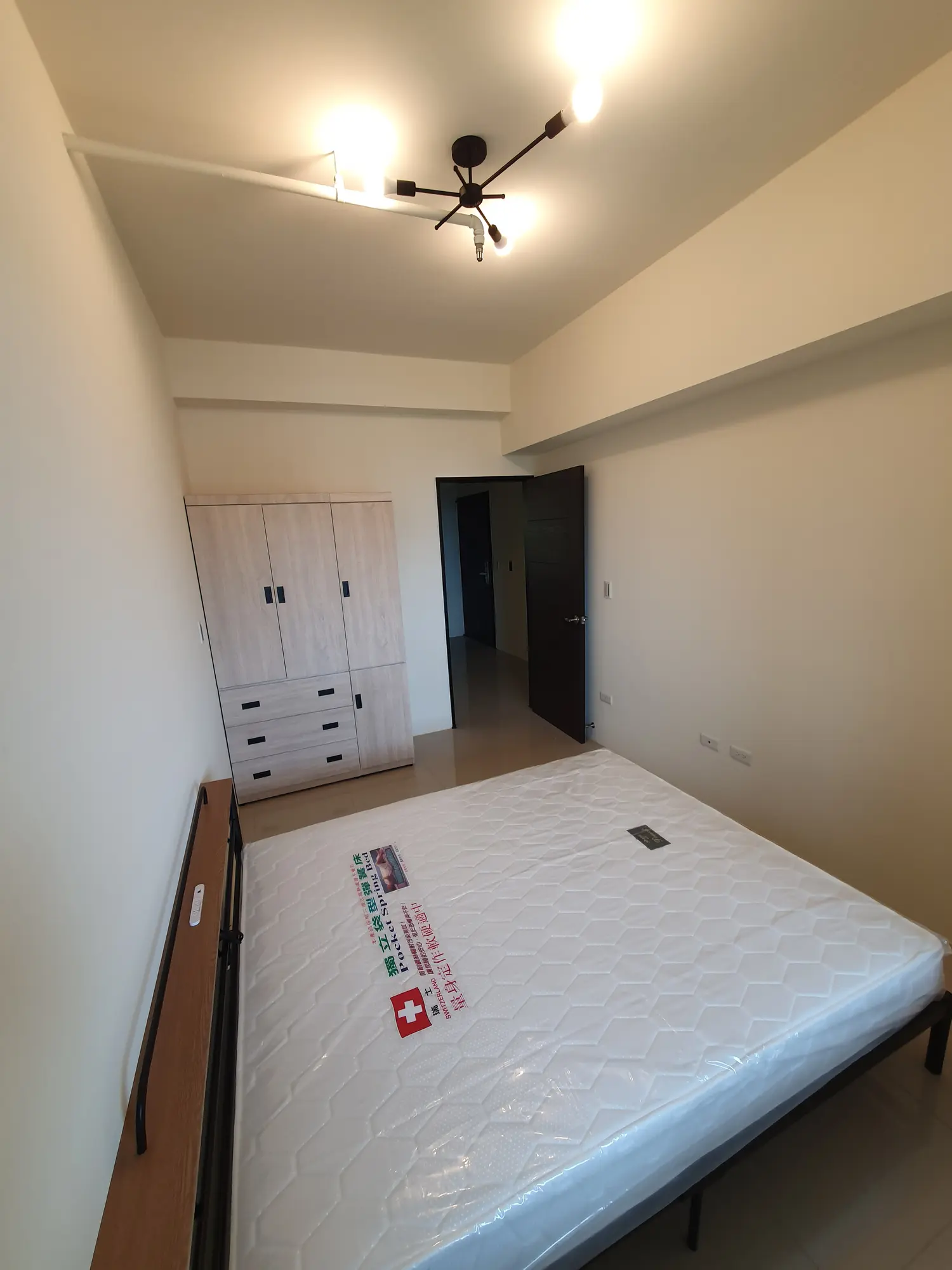 3 bedrooms apartment for rent in Wuqi District, Taichung City | NT$ 27 000 | 32 ping slide 5