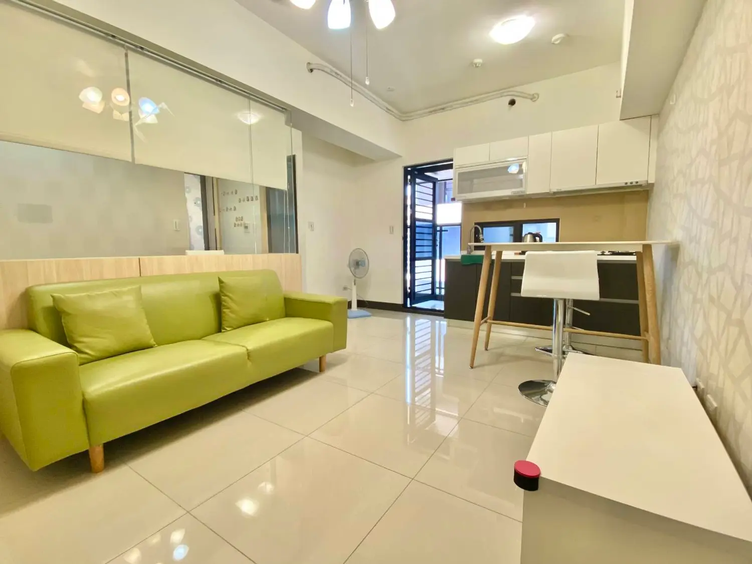 3 bedrooms apartment for sale TWD 11 500 000 - 14 ping - Fengshan District,Kaohsiung City slide 1