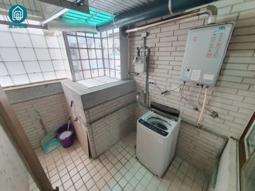 Private room for rent TWD 9 800 - Yingshi Road - 4 bedrooms