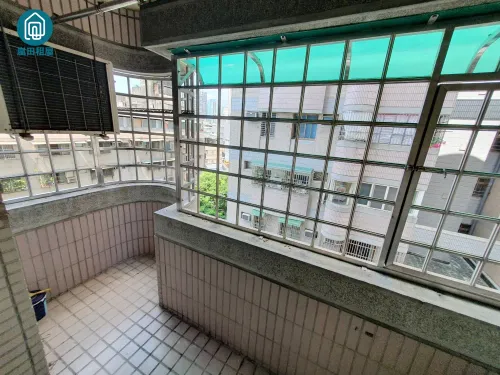 Private room for rent TWD 9 800 - Yingshi Road - 4 bedrooms