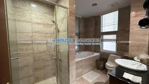 6 bedrooms villa for rent in Tamsui District, New Taipei City | TWD 160 000 | 81 ping slide 8