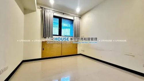 Apartment for rent TWD 65 000 -  - 3 bedrooms