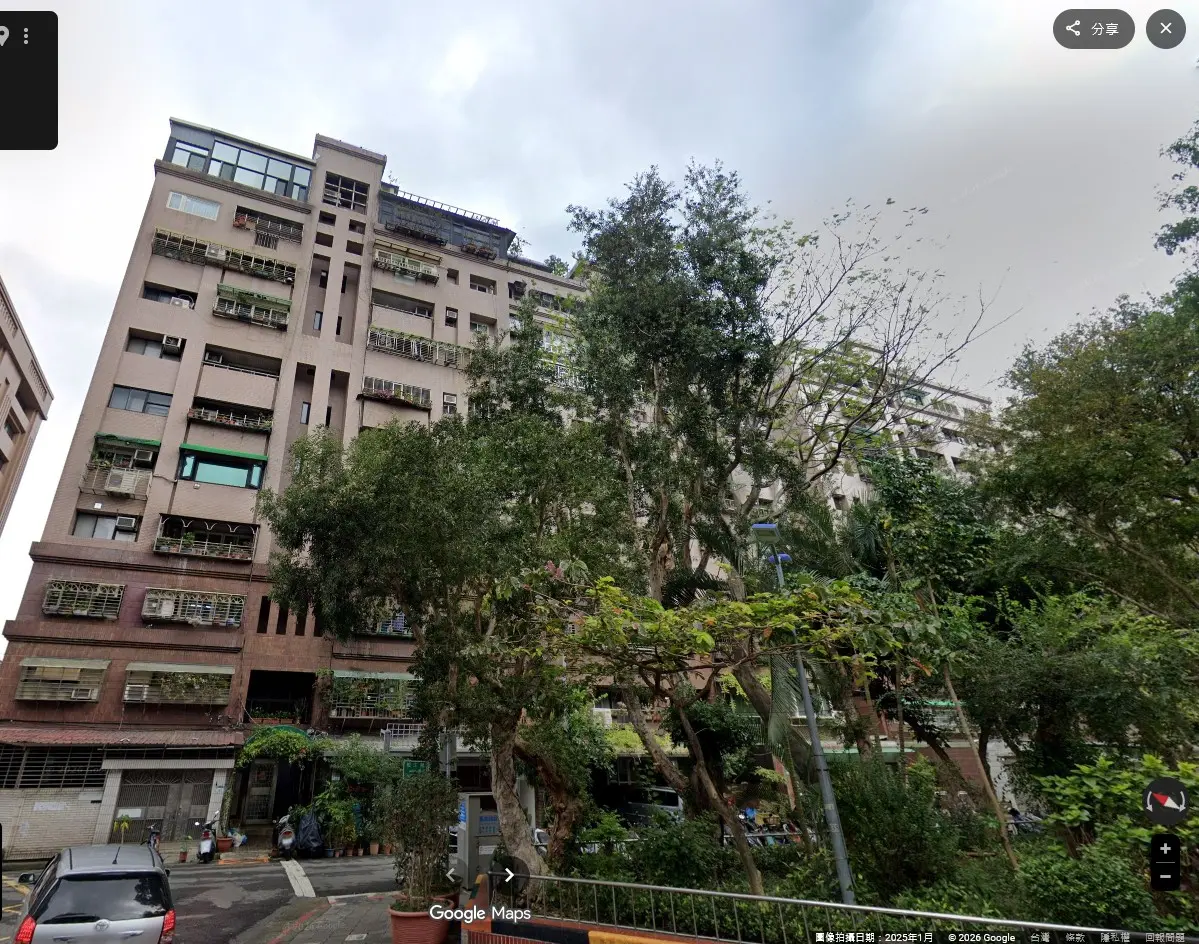 4 bedrooms apartment for sale in Zhongshan District, Taipei City | TWD 43 000 000 | 46 ping slide 0