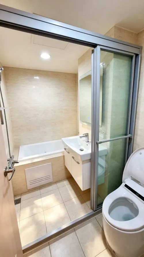 2 bedrooms apartment for rent in Xitun District, Taichung City | NT$ 28 500 | 15 ping slide 3