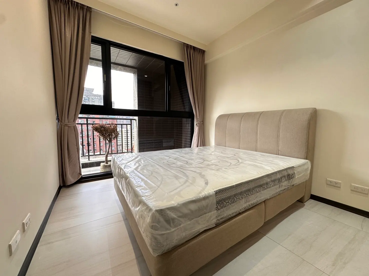 3 bedrooms apartment for rent in Zhongshan District, Taipei City | NT$ 90 000 | 46 ping slide 4