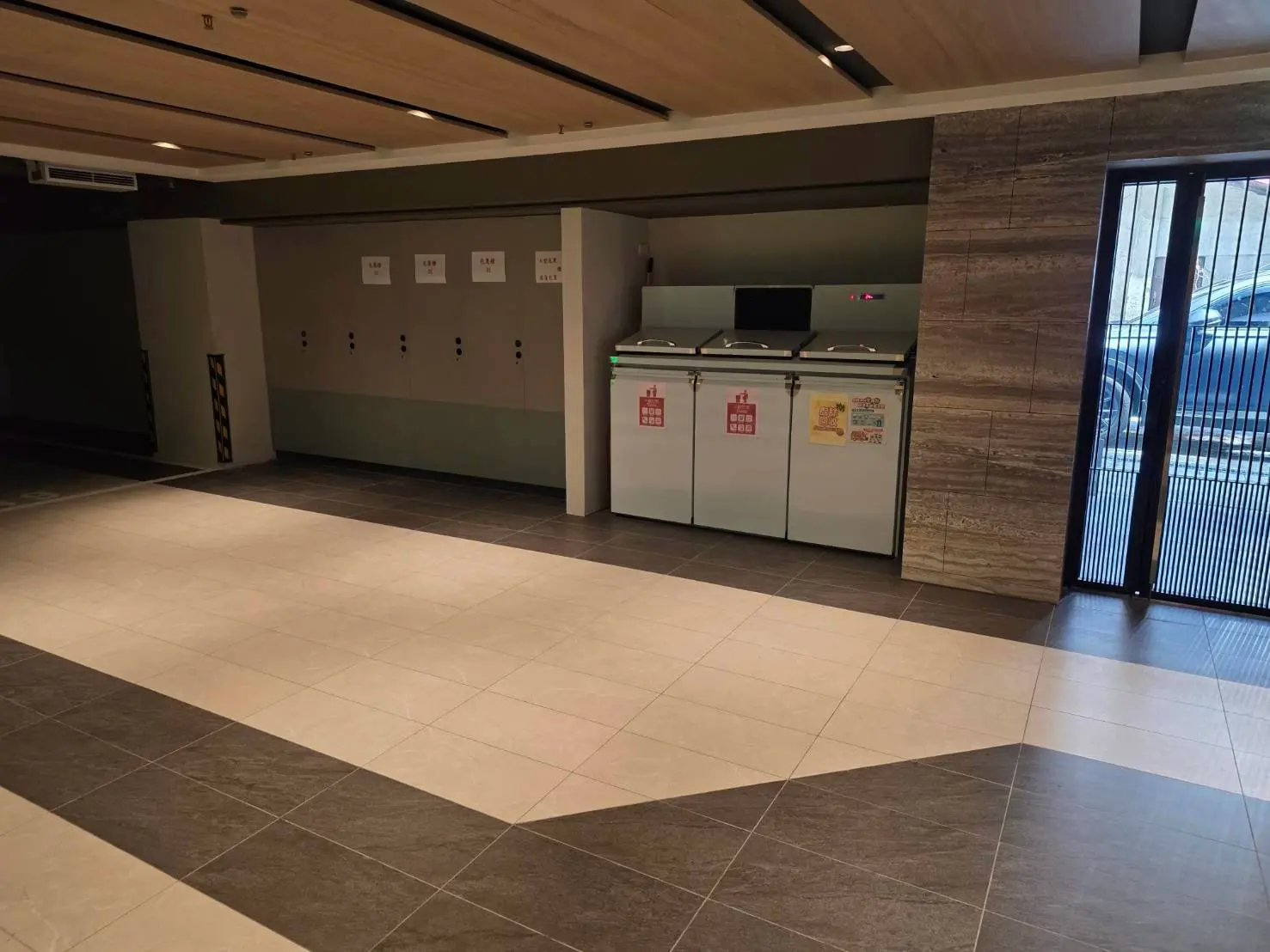 1 room apartment for rent in Xinyi District, Taipei City | NT$ 35 000 | 10 ping slide 4