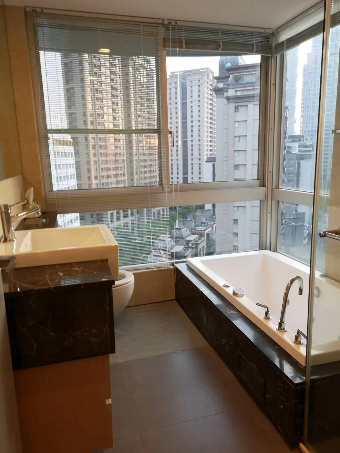 1 room apartment for rent in Xinyi District, Taipei City | NT$ 68 000 | 17 ping slide 6