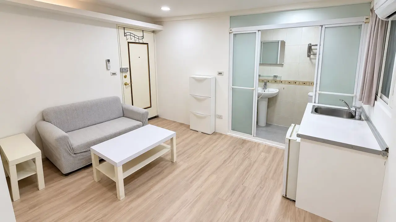 Room for rent in Zhongzheng District, Taipei City | NT$ 17 800 | 7 ping slide 4
