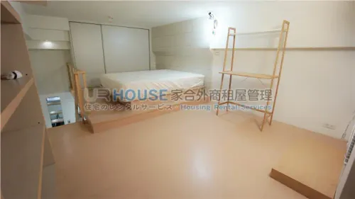 Studio apartment for rent in Xinyi District, Taipei City | NT$ 33 000 | 7 ping slide 2