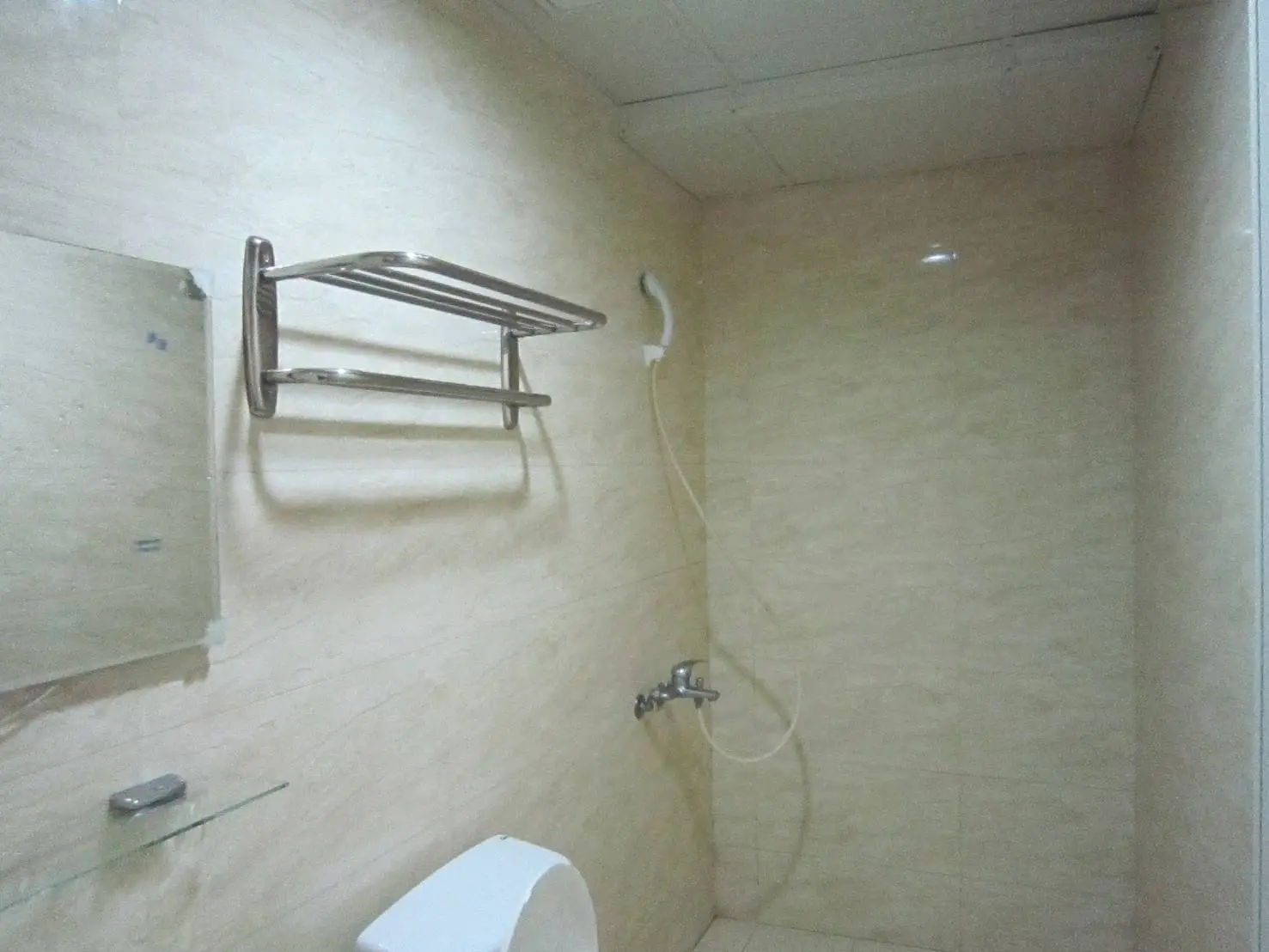 宜蘭市, 宜蘭縣分租套房、雅房出租 | NT$ 7 000 | 6 坪 slide 1