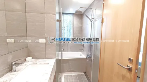 Apartment for rent NT$ 150 000 - Dexing East Road - 4 bedrooms