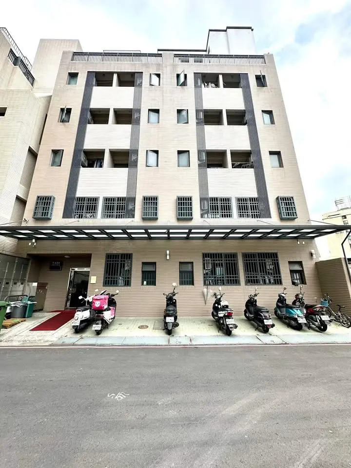 北區, 台中市分租套房、雅房出租 | NT$ 12 000 | 7 坪 slide 3