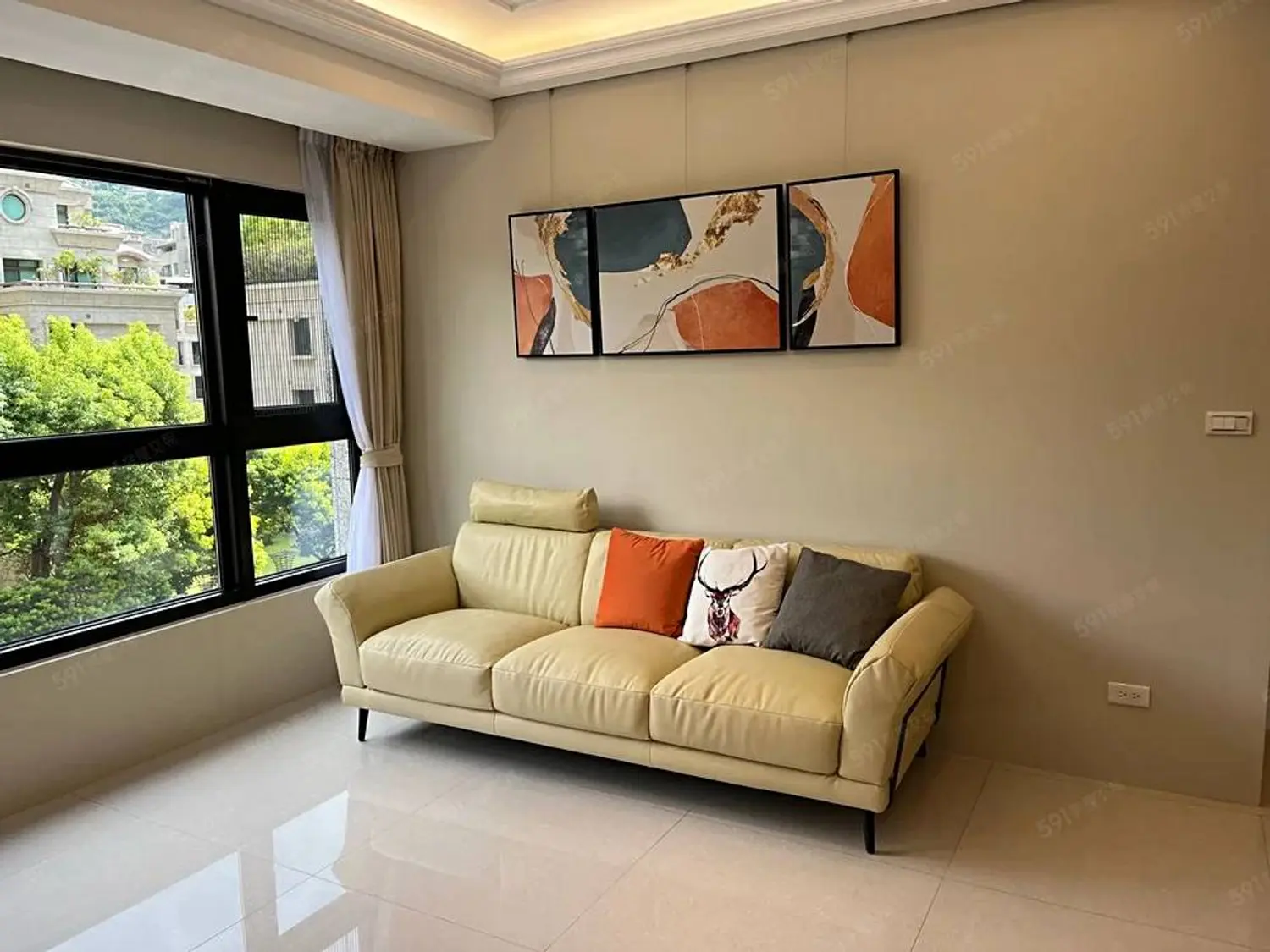 3 bedrooms apartment for rent TWD 100 000 - 32 ping - Shilin District,Taipei City slide 0