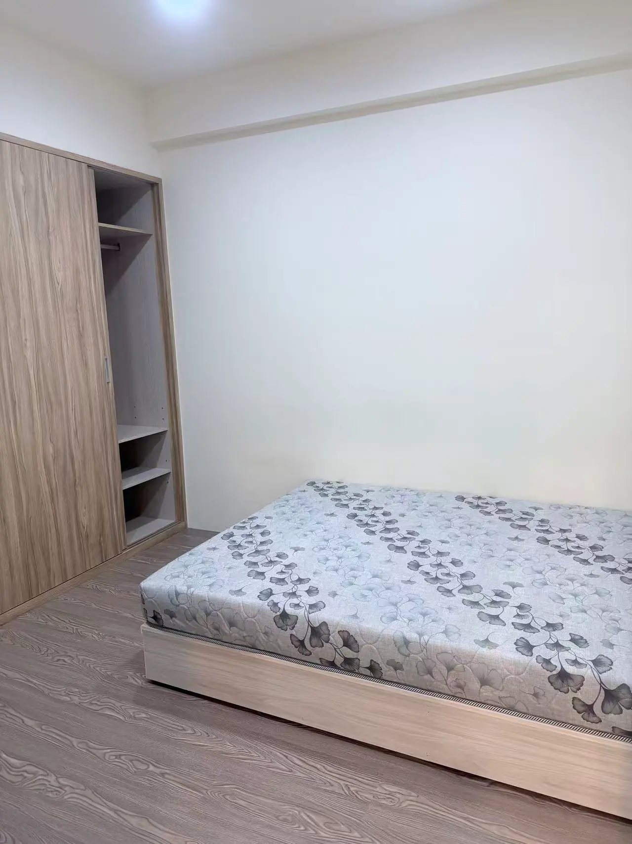 1 room apartment for rent in Tamsui District, New Taipei City | NT$ 20 000 | 28 ping slide 1