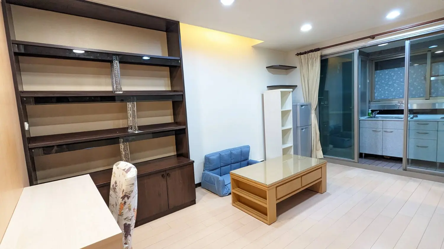 1 room apartment for rent TWD 31 000 - 13 ping - Xindian District, New Taipei City slide 1