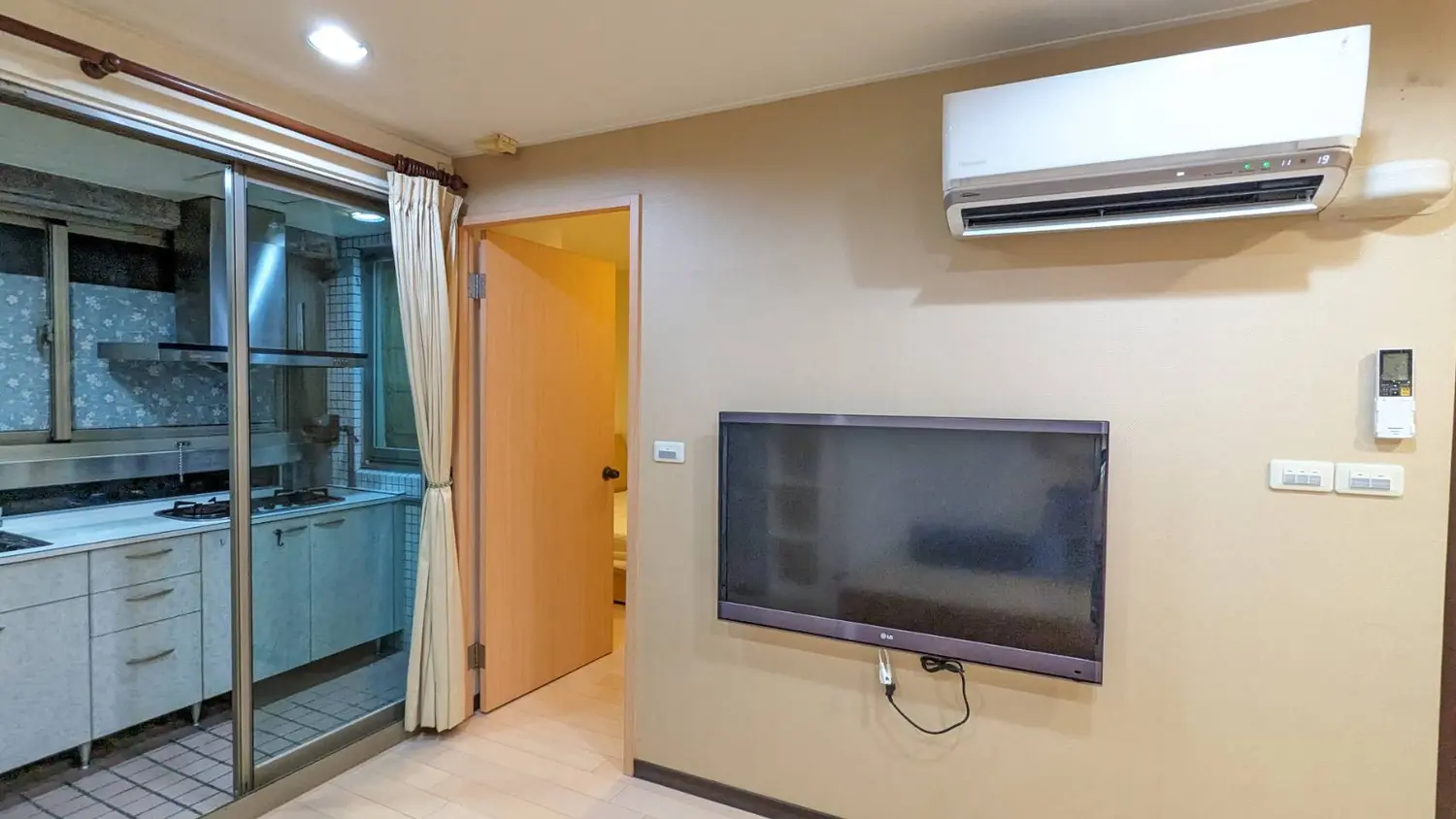 1 room apartment for rent TWD 31 000 - 13 ping - Xindian District, New Taipei City slide 9