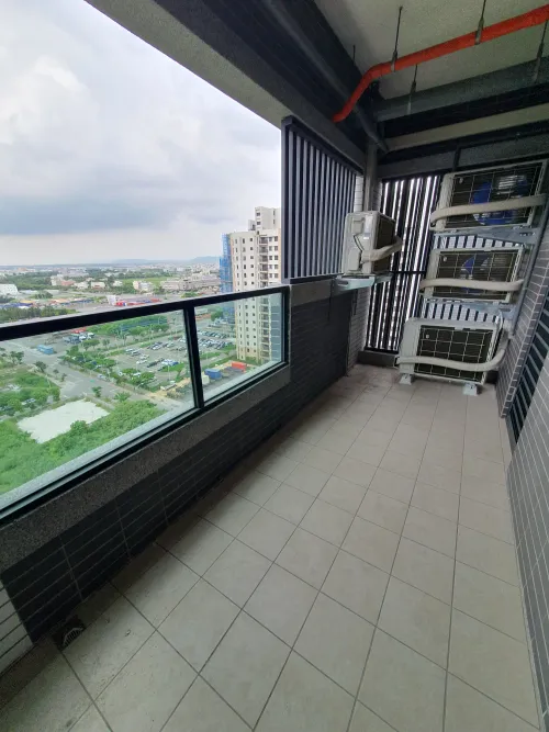 3 bedrooms apartment for rent in Wuqi District, Taichung City | NT$ 27 000 | 32 ping slide 1