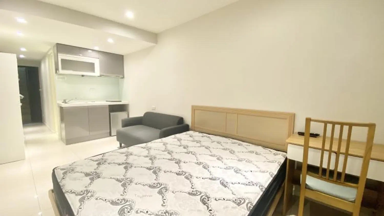 Private room for rent TWD 22 000 - 7 ping - Zhongzheng District,Taipei City slide 0