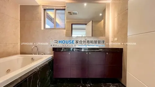 Apartment for rent TWD 320 000 -  - 4 bedrooms