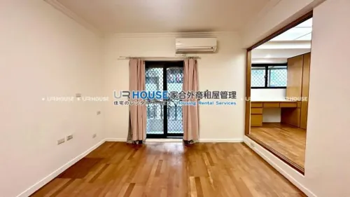 Townhouse for rent TWD 67 000 -  - 4 bedrooms