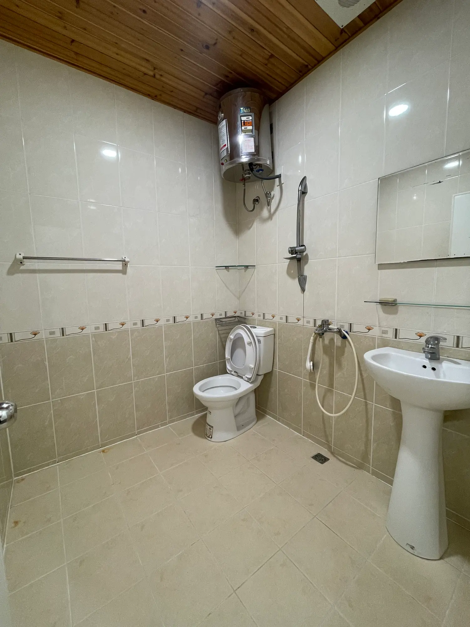 1 room apartment for rent TWD 27 000 - 20 ping - Taipei City, Zhongzheng District slide 4