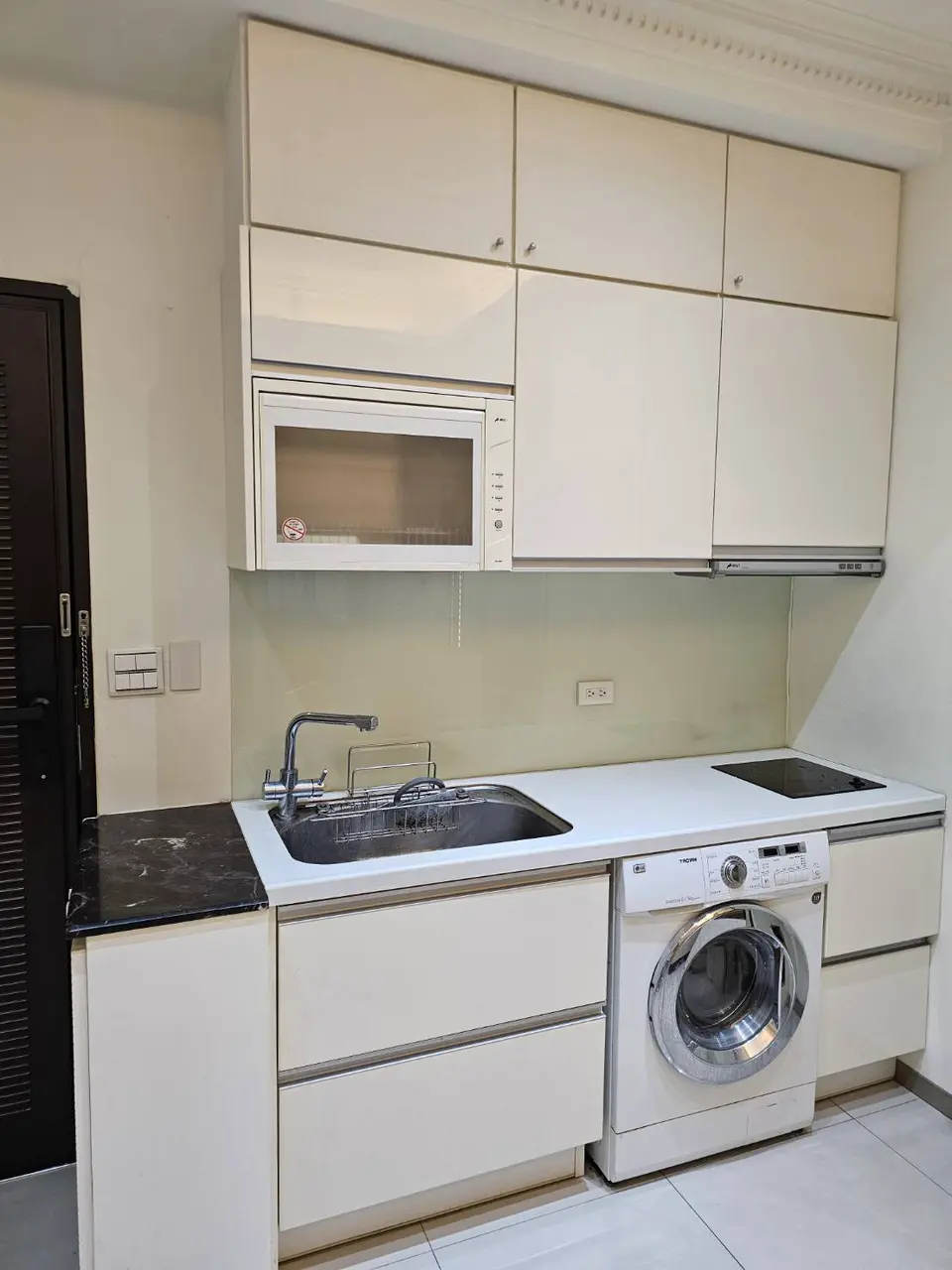 2 bedrooms apartment for rent in Zhongshan District, Taipei City | NT$ 50 000 | 12 ping slide 6