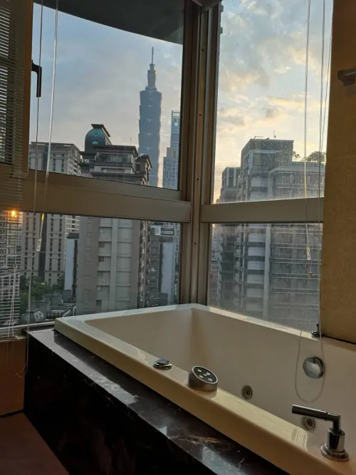 1 room apartment for rent in Xinyi District, Taipei City | NT$ 68 000 | 17 ping slide 7