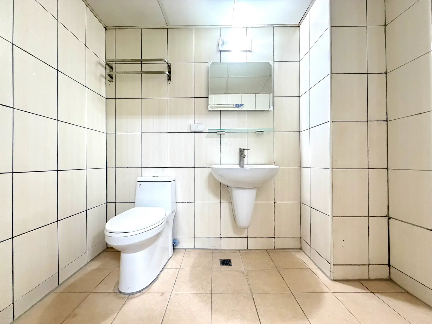 3 bedrooms apartment for sale in Zuoying District, Kaohsiung City | NT$ 11 980 000 | 40 ping slide 3