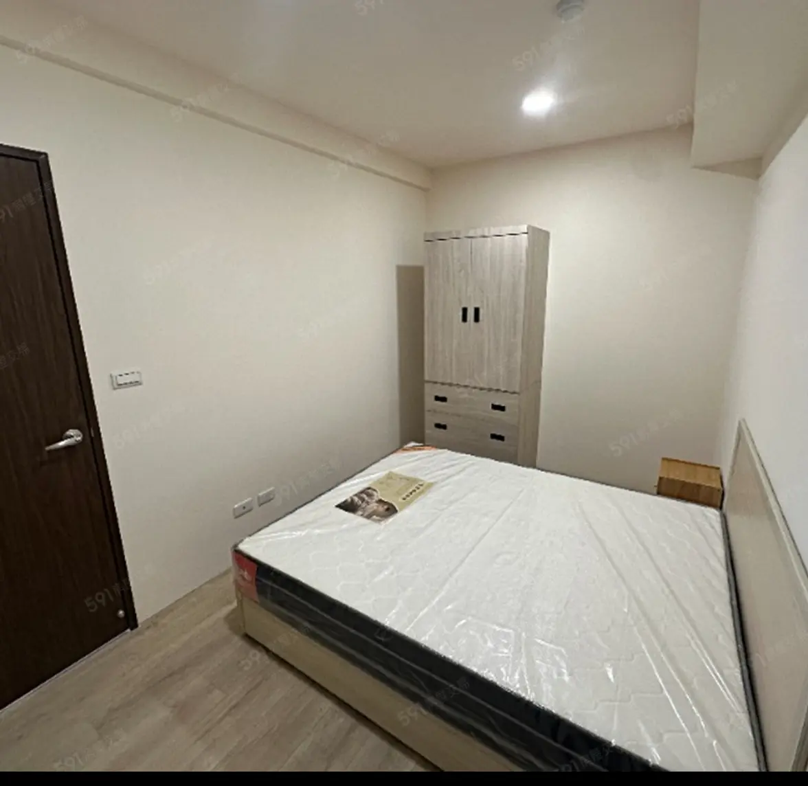 2 bedrooms apartment for rent in Tamsui District, New Taipei City | NT$ 26 800 | 35 ping slide 3